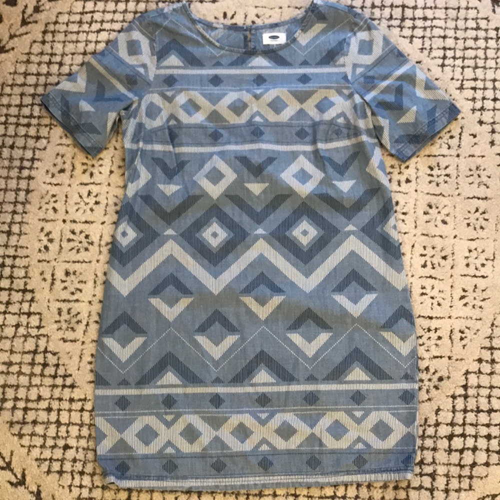 Old Navy Short Sleeve Shift Dress in Chambray